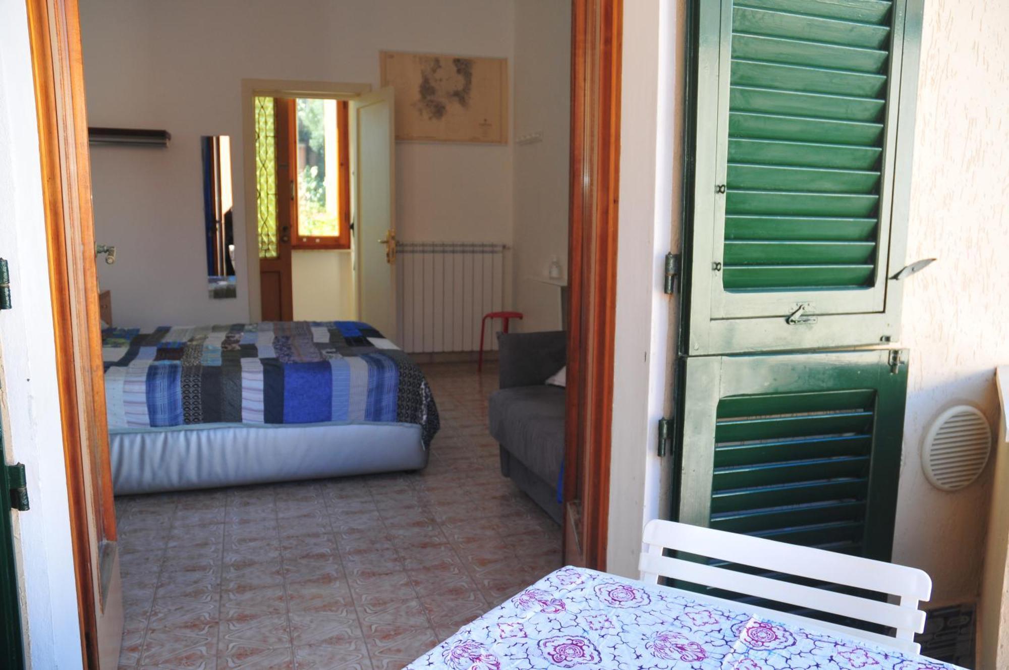 Il Giardino Di Tatiana Rooms & Breakfast La Maddalena Szoba fotó